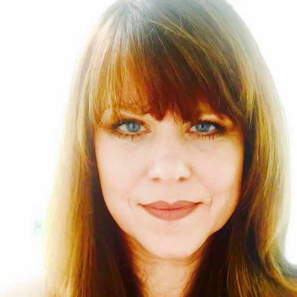 Meet your Posher, Rosalyn - Picture 2 of 11